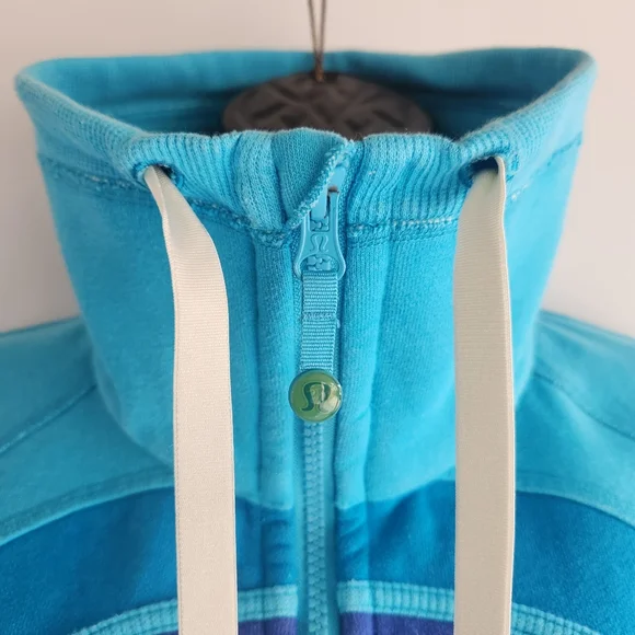 Lululemon Athletica Full Zip Jacket in Scuba Blue Size 10 - Picture 4 of 16